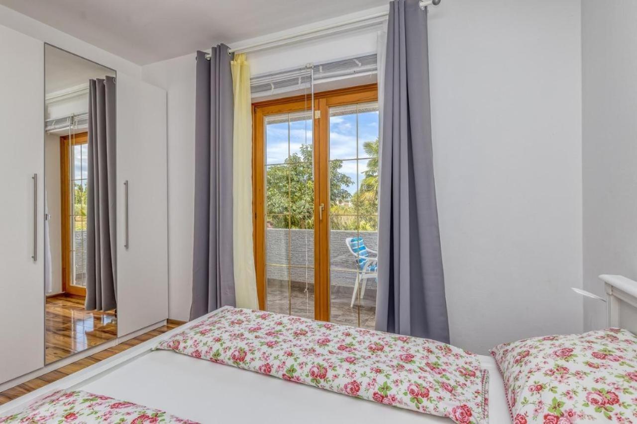 Apartments Finka Пореч Экстерьер фото